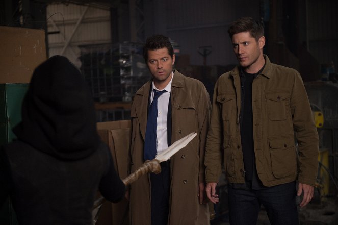 Supernatural - Season 14 - The Spear - Photos - Misha Collins, Jensen Ackles