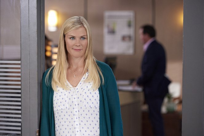 The Chronicle Mysteries: The Wrong Man - Photos - Alison Sweeney