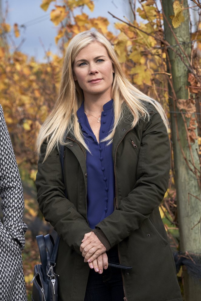 The Chronicle Mysteries: Vines That Bind - Do filme - Alison Sweeney