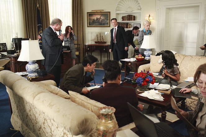 Scandal - Season 1 - Grant: For the People - Photos - Jeff Perry, Tony Goldwyn
