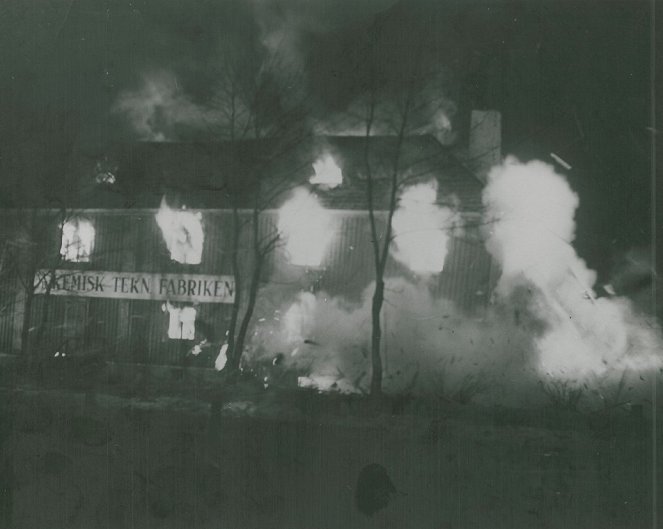 Adolf tulessa ja liekissä - Kuvat elokuvasta