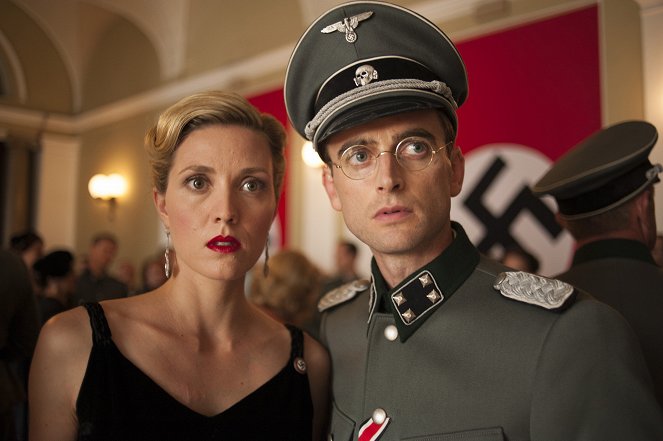 X Company - Season 3 - Masquerade - De la película