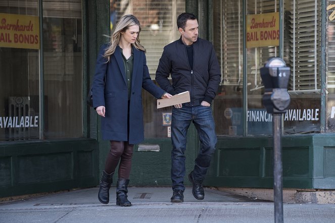 Sneaky Pete - Pilot - Photos - Marin Ireland, Giovanni Ribisi