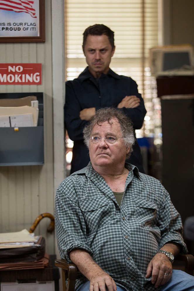 Sneaky Pete - The Fury - Photos - Peter Gerety