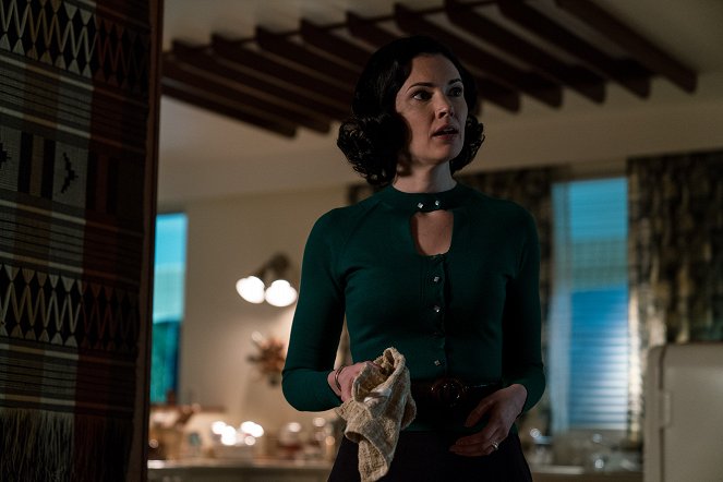 Project Blue Book - Foo Fighters - Van film - Laura Mennell