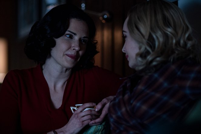 Project Blue Book - The Washington Merry-Go Round - Do filme - Laura Mennell
