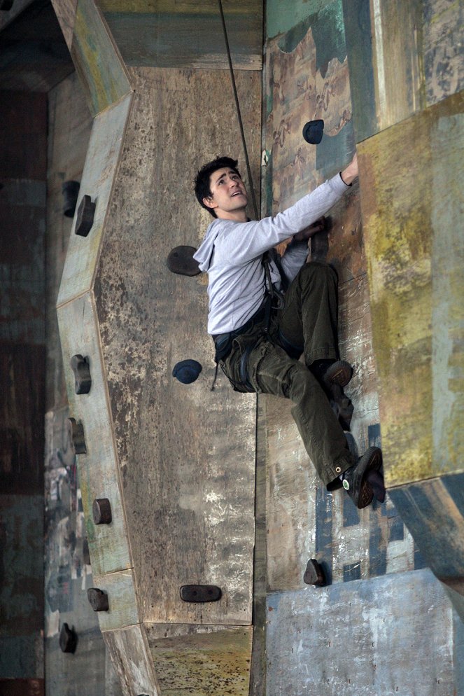 Kyle XY - Season 2 - Balancing Act - Photos - Matt Dallas