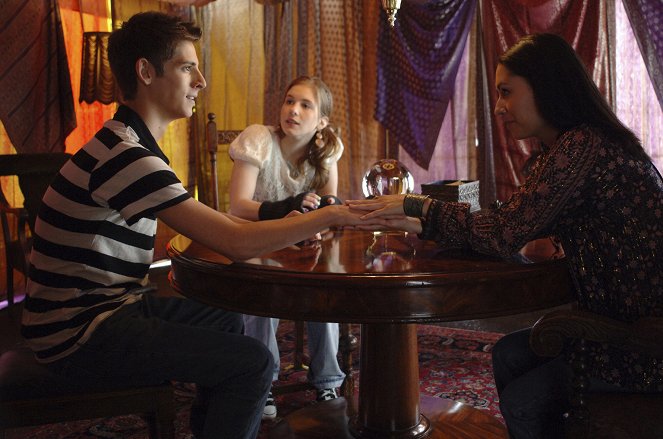 Kyle XY - Season 3 - Psychic Friend - Van film - Jean-Luc Bilodeau, Magda Apanowicz, Carmen Moore