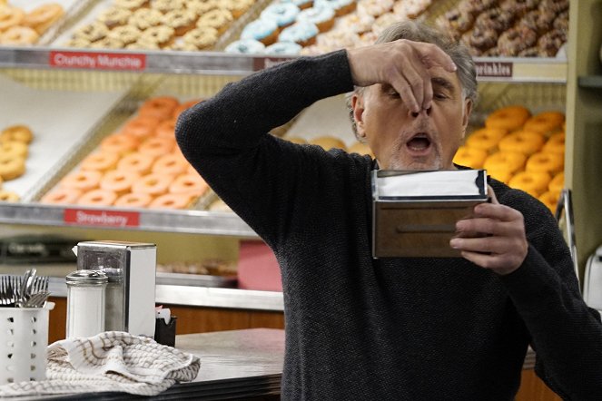 Superior Donuts - Season 2 - Labor Pains - Photos - Judd Hirsch