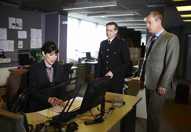 Inspector Banks - Season 2 - Eine seltsame Affäre (2) - Filmfotos - Stephen Tompkinson