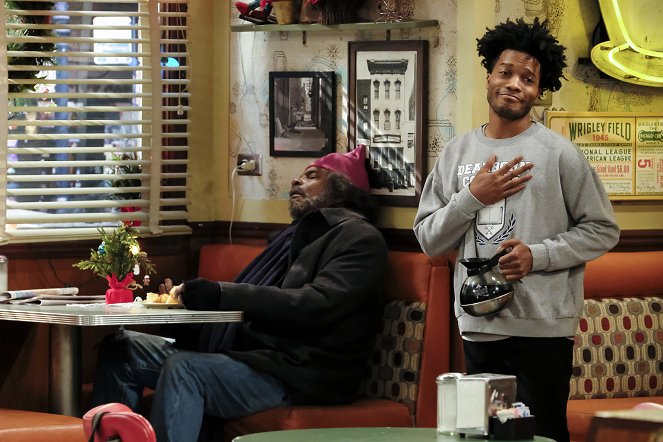 Superior Donuts - Homeless for the Holidays - Van film - Jermaine Fowler