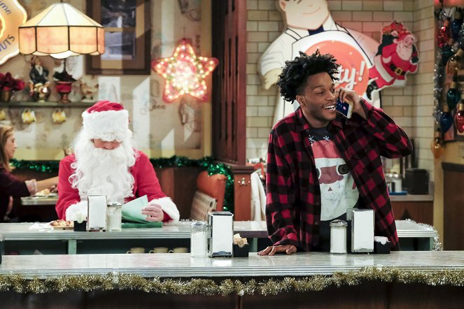 Superior Donuts - Homeless for the Holidays - Filmfotók - Jermaine Fowler