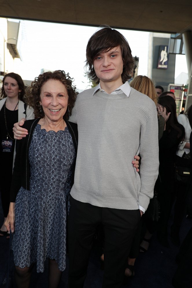 Tähtitytöt - Tapahtumista - The World Premiere of POMS at Regal LA LIVE on Wednesday, May 1, 2019 in Los Angeles, CA - Rhea Perlman, Charlie Tahan