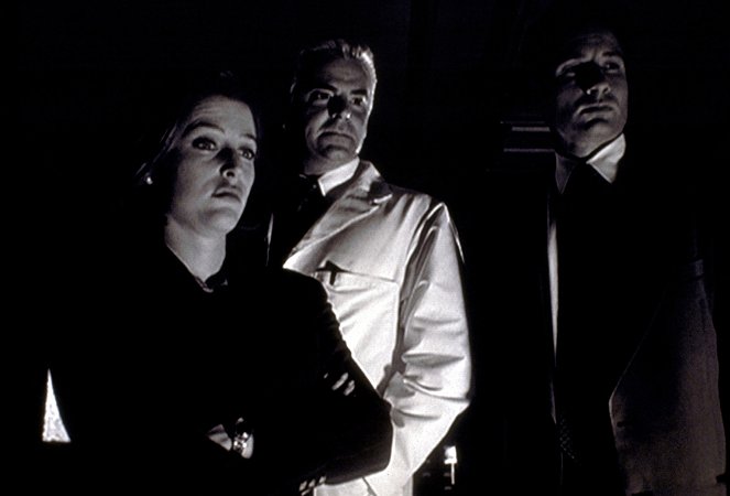 The X-Files - The Post-Modern Prometheus - Van film - Gillian Anderson, John O'Hurley, David Duchovny