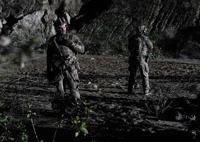 SEAL Team - Medicate and Isolate - Kuvat elokuvasta - David Boreanaz