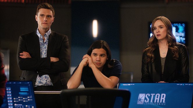 The Flash - Godspeed - Photos - Hartley Sawyer, Carlos Valdes, Danielle Panabaker