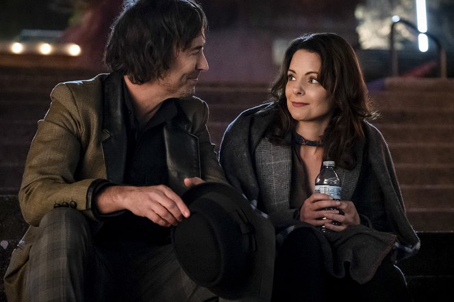 The Flash - The Girl with the Red Lightning - Photos - Tom Cavanagh, Kimberly Williams-Paisley