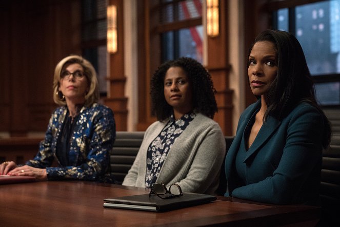 The Good Fight - The One Where Diane and Liz Topple Democracy - Photos - Audra McDonald