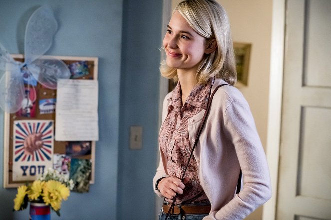 Young Sheldon - A Proposal and a Popsicle Stick Cross - Photos - Isabel May