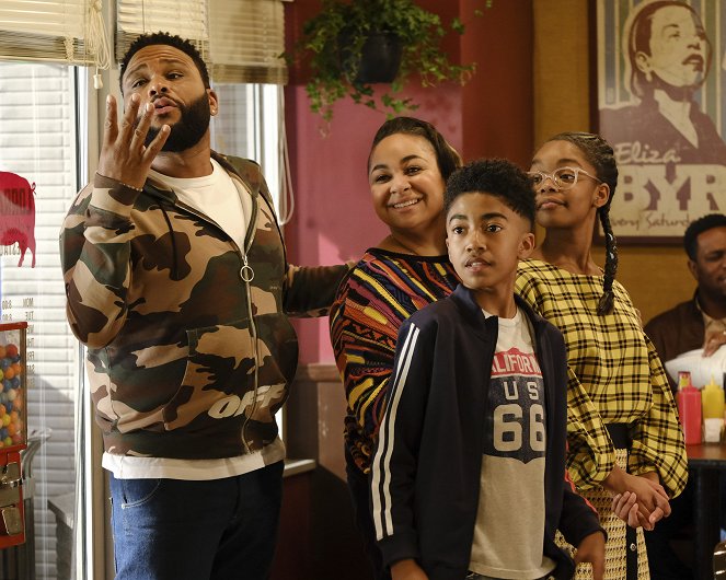 Black-ish - Season 5 - Good in the 'Hood - Photos - Anthony Anderson, Marcus Scribner