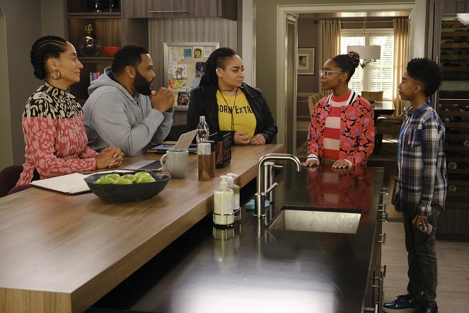 Black-ish - Good in the 'Hood - Photos - Tracee Ellis Ross, Anthony Anderson, Marsai Martin, Miles Brown
