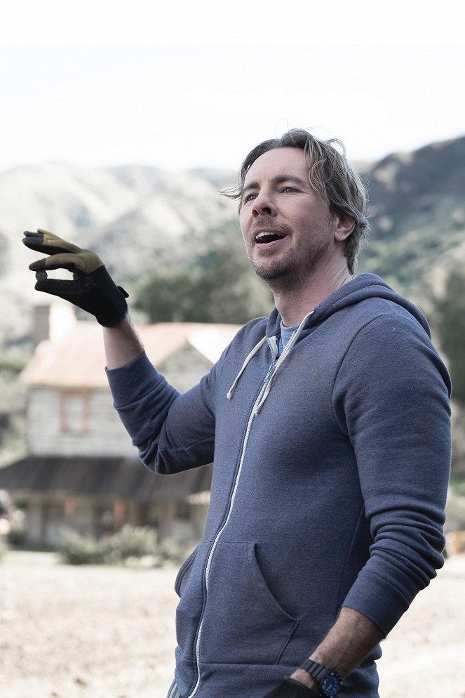 Bless This Mess - Season 1 - The Chicken and the Goat - Photos - Dax Shepard