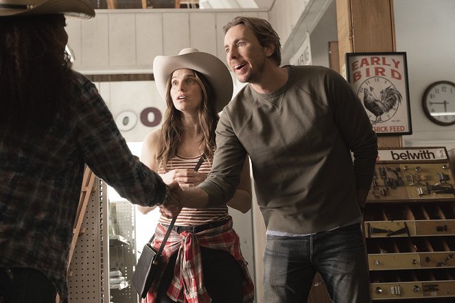 Bless This Mess - Season 1 - The Chicken and the Goat - Photos - Lake Bell, Dax Shepard
