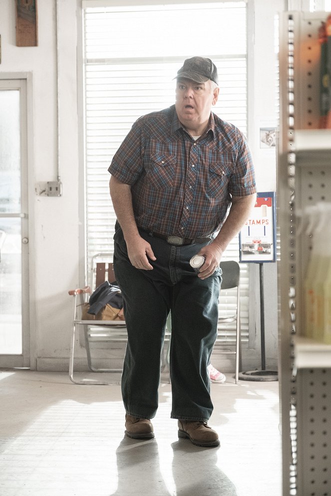 Bless This Mess - The Chicken and the Goat - Van film - Jim O’Heir