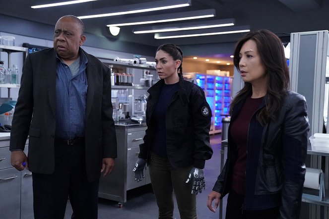 Agents of S.H.I.E.L.D. - Season 6 - Missing Pieces - Photos - Barry Shabaka Henley, Natalia Cordova-Buckley, Ming-Na Wen