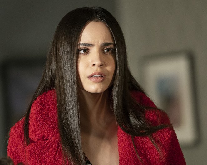 Pretty Little Liars: The Perfectionists - Dead Week - Photos - Sofia Carson