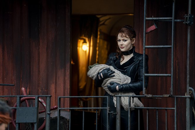 Into the Badlands - Chapter XXXI: Requiem for the Fallen - Photos - Emily Beecham