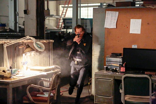 The Following - Season 3 - The Hunt - Photos - Kevin Bacon