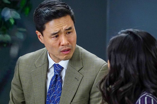 Fresh Off the Boat - Season 3 - How to Be an American - Photos