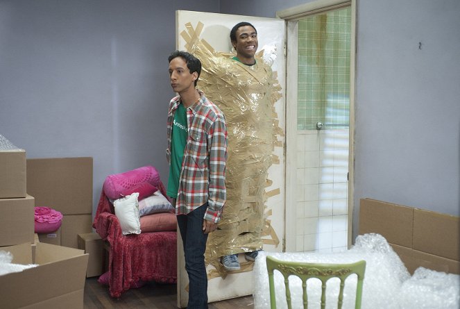 Community - Studies in Modern Movement - Photos - Danny Pudi, Donald Glover