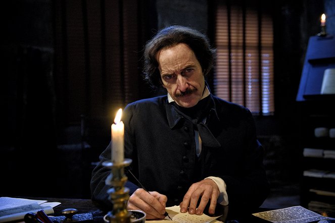 Edgar Allan Poe: Buried Alive - Photos - Denis O'Hare