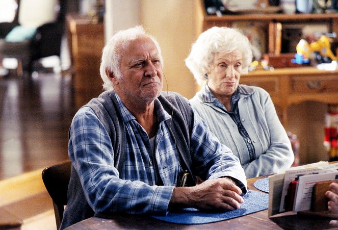 Malcolm in the Middle - Season 2 - The Grandparents - Photos