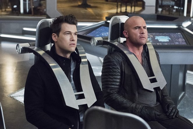 Legends of Tomorrow - Terms of Service - Van film - Nick Zano, Dominic Purcell