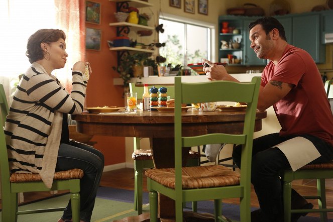 Welcome to the Family - Film - Justina Machado, Ricardo Chavira