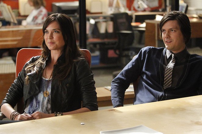 Breaking In - Season 1 - Tis Better to Have Loved and Flossed - Photos - Odette Annable, Trevor Moore