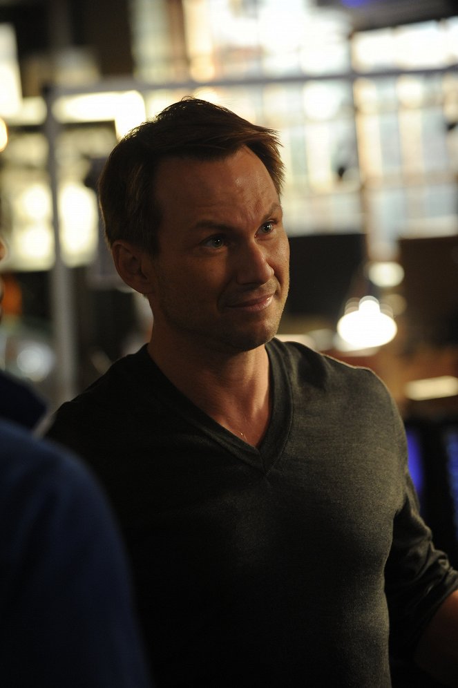 Breaking In - Season 2 - The Contra Club - Photos - Christian Slater