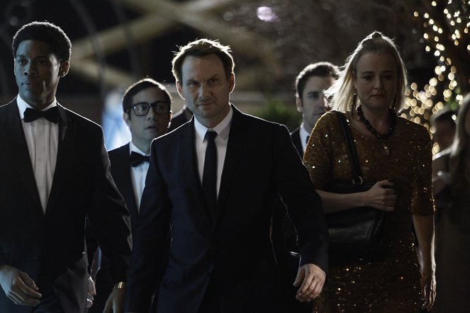 Breaking In - Season 2 - Who's the Boss? - De la película - Alphonso McAuley, Christian Slater