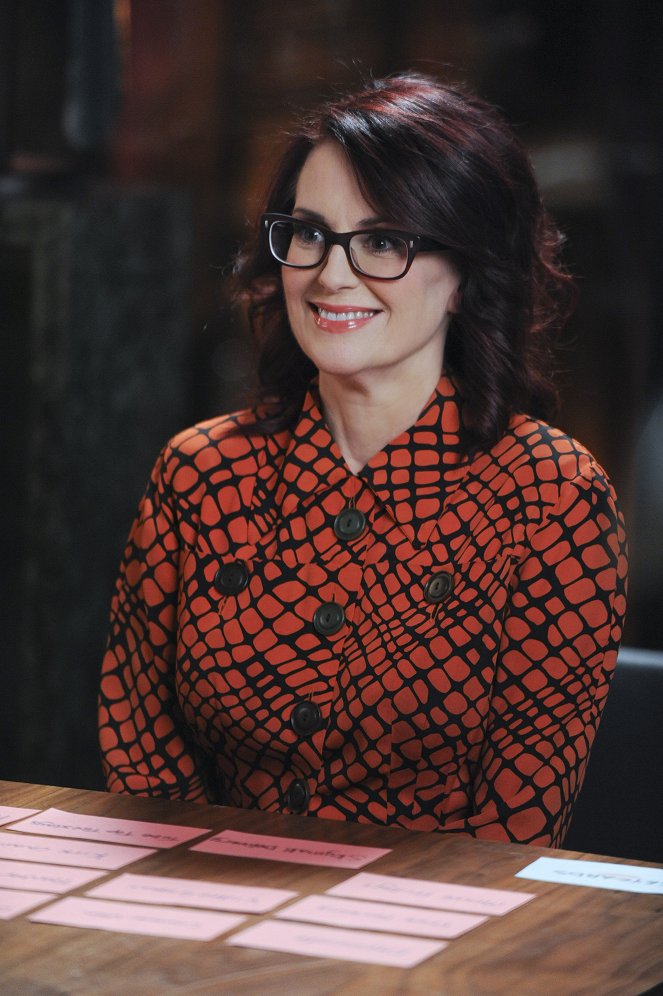 Breaking In - Season 2 - Cash of the Titans - Photos - Megan Mullally