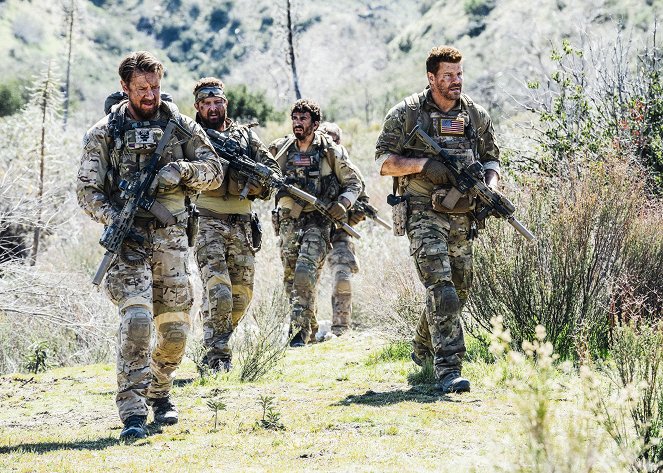 SEAL Team - Allein unter Feinden - Filmfotos - Tyler Grey, A. J. Buckley, Justin Melnick, David Boreanaz
