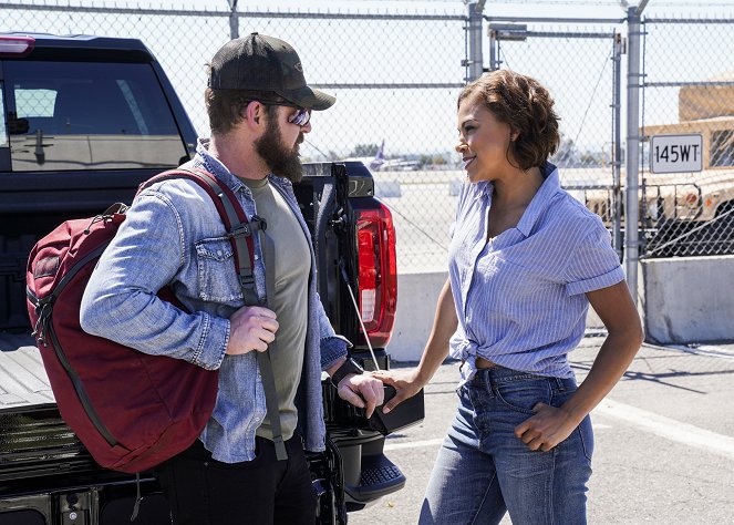 SEAL Team - Season 2 - Never Out of the Fight - Photos - A. J. Buckley, Toni Trucks
