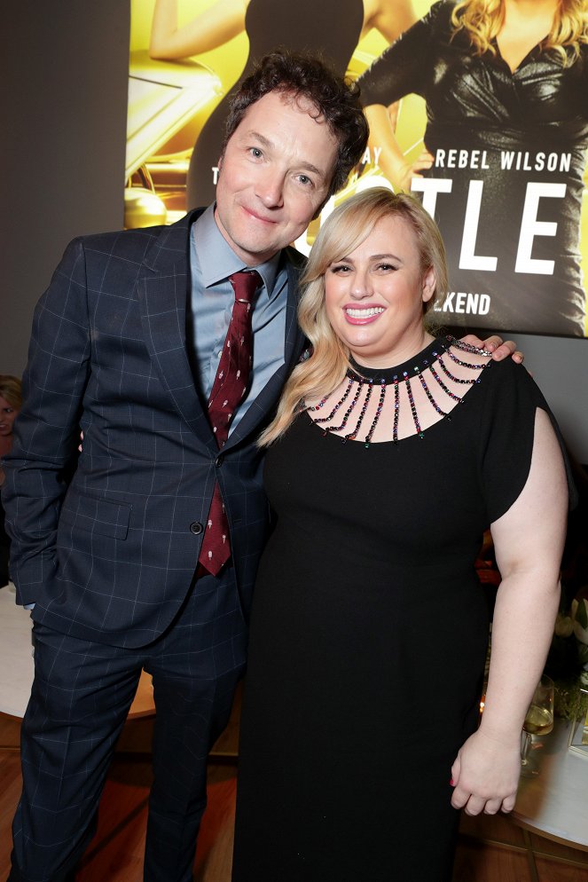 Podfukárky - Z akcií - The World Premiere of THE HUSTLE on May 8, 2019 at the ArcLight Cinerama Dome in Los Angeles, California - Chris Addison, Rebel Wilson