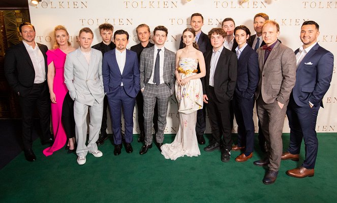 Tolkien - Tapahtumista - UK Premiere - David Ready, Genevieve O'Reilly, Patrick Gibson, Craig Roberts, Tom Glynn-Carney, Anthony Boyle, Lily Collins, Nicholas Hoult, Kris Thykier, Dome Karukoski