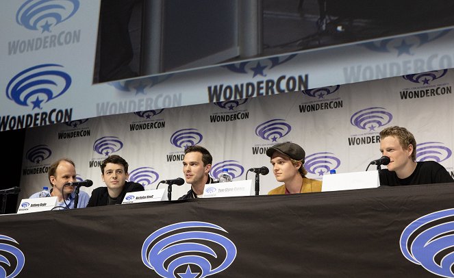 Tolkien - Z akcí - Presentation of Tolkien at WonderCon on March 29, 2019 - Dome Karukoski, Anthony Boyle, Nicholas Hoult, Tom Glynn-Carney, Patrick Gibson