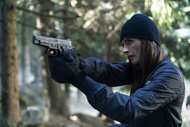 Absentia - Chasseurs - Film - Stana Katic