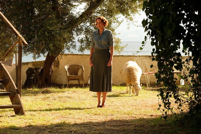 The Durrells - Episode 2 - Van film - Keeley Hawes