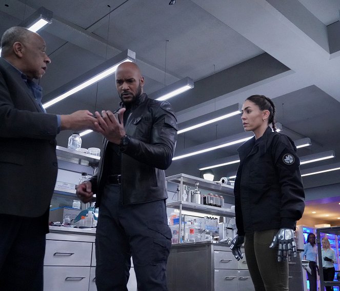 MARVEL's Agents Of S.H.I.E.L.D. - Season 6 - Ein neues Team - Filmfotos - Barry Shabaka Henley, Henry Simmons, Natalia Cordova-Buckley